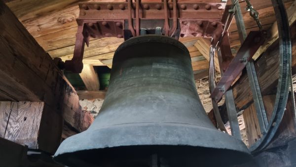 uralte mittlere glocke  uralte mittlere glocke