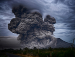 Himmelfahrt: Das Aschenbrödel unter den Festen? (Aschewolke aus Vulkan - Foto von Yosh Ginsu auf Unsplash)