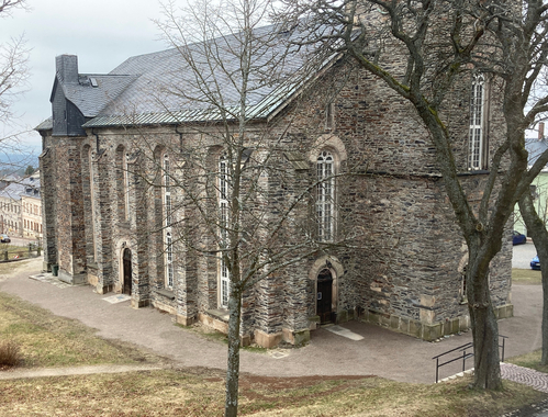 Kirche Schoeneck - Weg um Kirche wieder hergerichtet