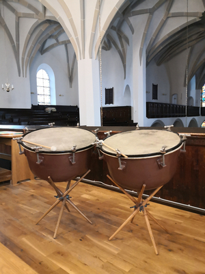 Historische Kesselpauken in der Jakobikirche Oelsnitz